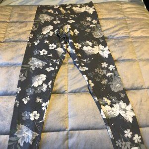 Old Navy Gray and White Floral Leggings